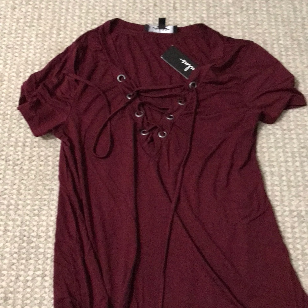 NWT Lulu’s maroon v-neck with drawstring